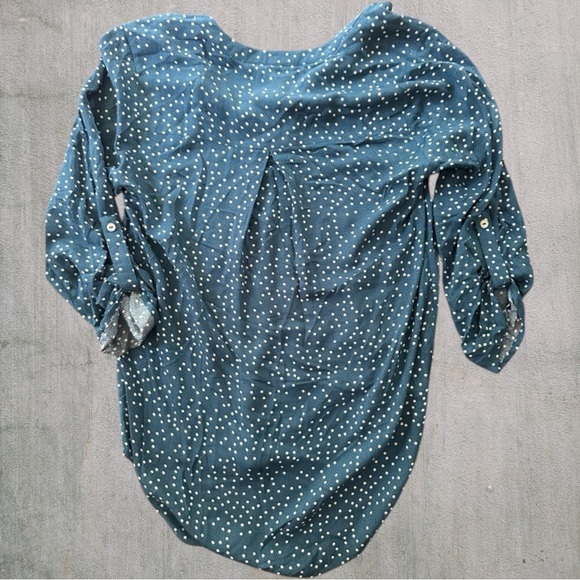 NWT Daniel Rainn Roll Tab Sleeve Split Neck Blouse Koda Teal Dot Petite XS - Picture 3 of 7